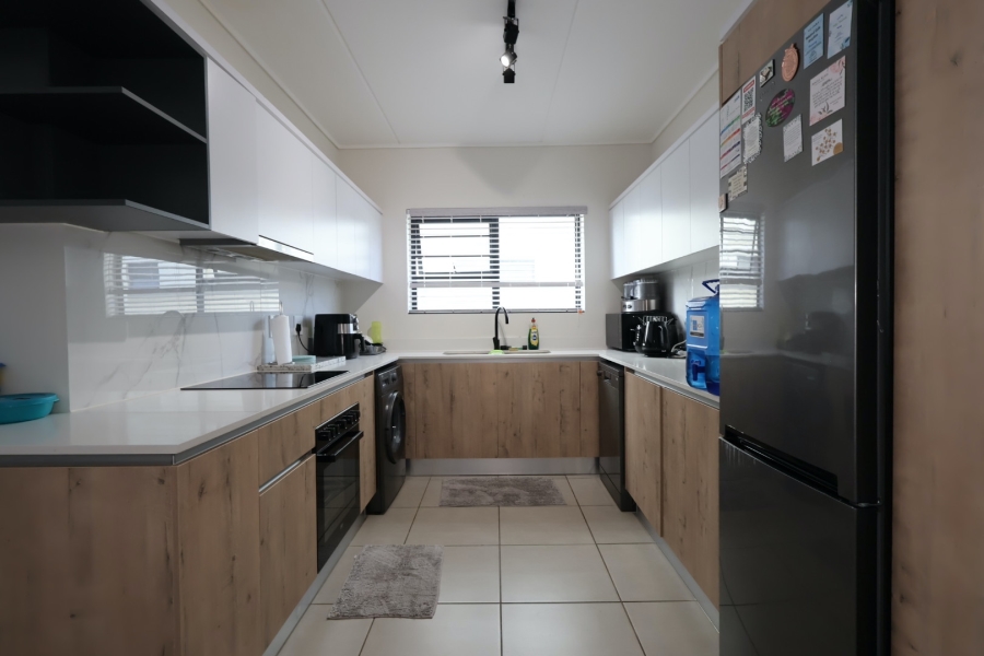 To Let 3 Bedroom Property for Rent in Atlantic Hills Western Cape